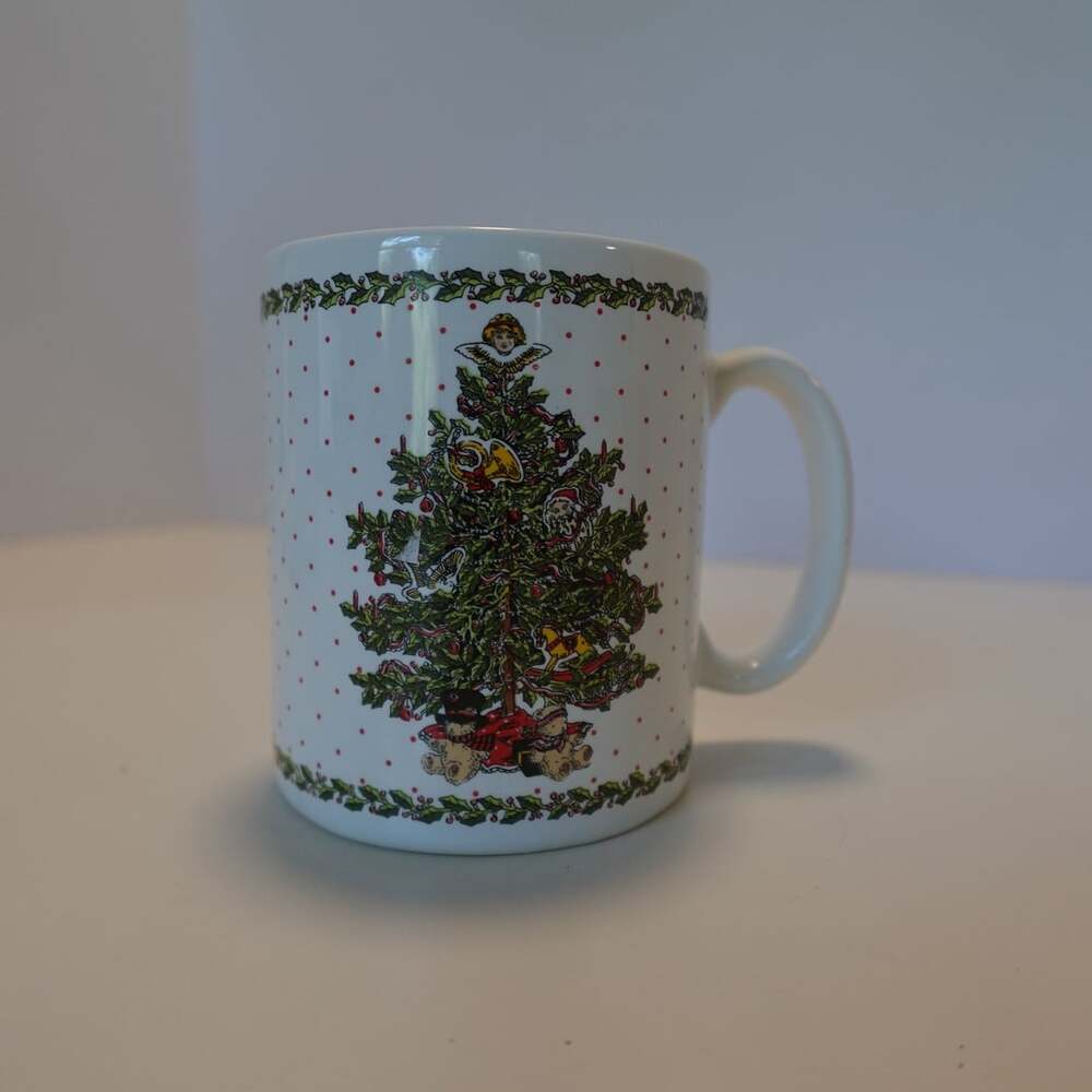 VTG Holly & Lace Vintage Christmas Tree Coffee Mug